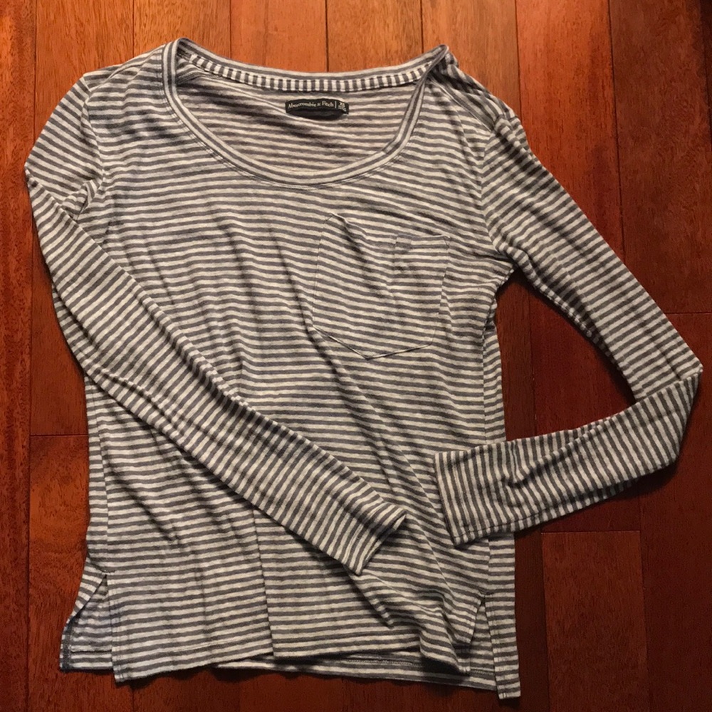 Abercrombie and Fitch long sleeve scoop neck tee
